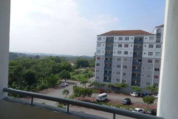 Desa Palma Nilai Apartment 3B2BR For RENT