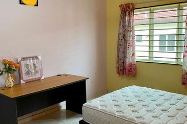 Sri Pulai Seremban 2Storey Terrace 4B3BR For RENT