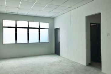 Sendayan Merchant square Shop for rent high traffic row 22x75