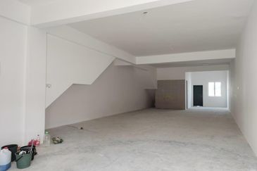 Irama Biz Sendayan Gadong Jaya Seremban 29x75 Corner available