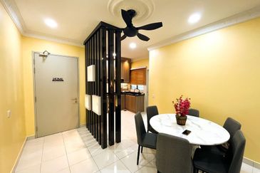 Safira Apartment Seremban2 3B2BR For RENT!!