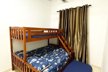 Safira Apartment Seremban2 3B2BR For RENT!!