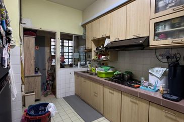 Taman Megah Oakland Seremban 2Storey Terrace 4B3BR For SALE