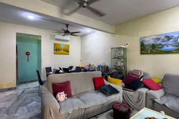 Taman Megah Oakland Seremban 2Storey Terrace 4B3BR For SALE