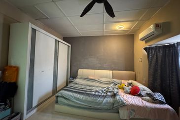 Taman Megah Oakland Seremban 2Storey Terrace 4B3BR For SALE