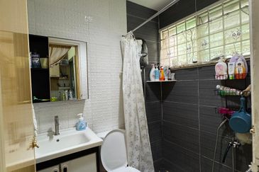 Taman Megah Oakland Seremban 2Storey Terrace 4B3BR For SALE