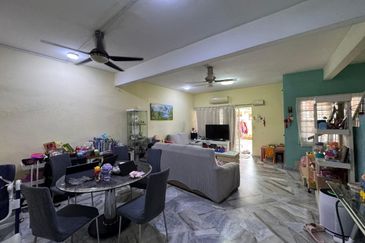 Taman Megah Oakland Seremban 2Storey Terrace 4B3BR For SALE