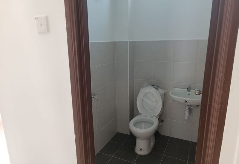 Taman Jenahak Teluk Kemang PD 1Storey Terrace 3B2BR For RENT