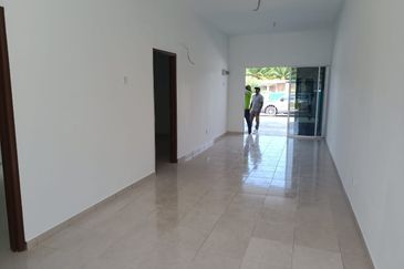 Taman Jenahak Teluk Kemang PD 1Storey Terrace 3B2BR For RENT