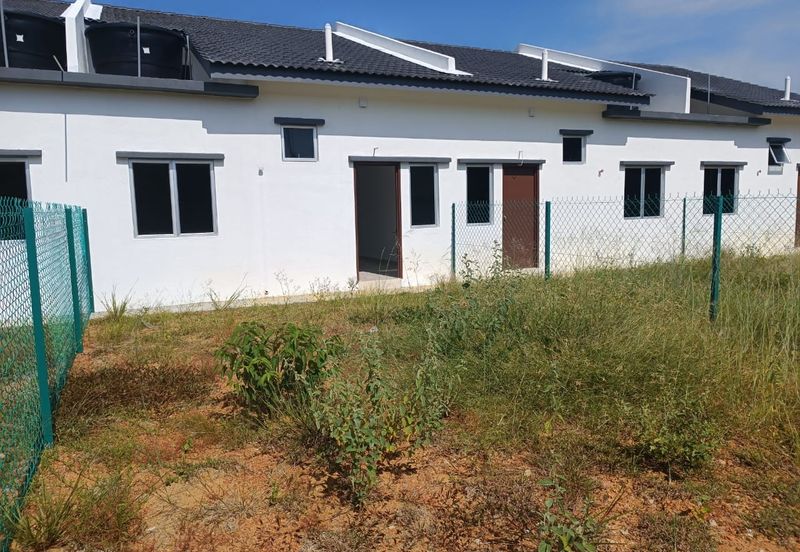 Taman Jenahak Teluk Kemang PD 1Storey Terrace 3B2BR For RENT