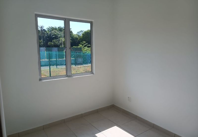 Taman Jenahak Teluk Kemang PD 1Storey Terrace 3B2BR For RENT