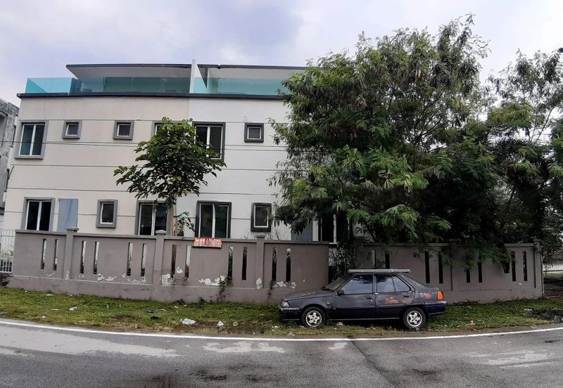 Taman Baiduri, Dengkil