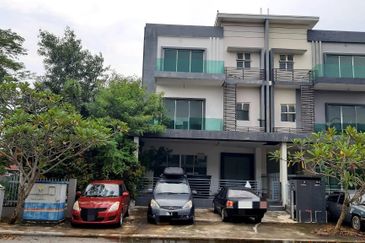 Taman Baiduri, Dengkil