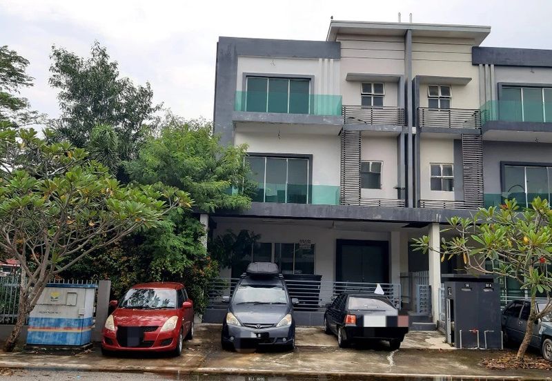 Taman Baiduri, Dengkil