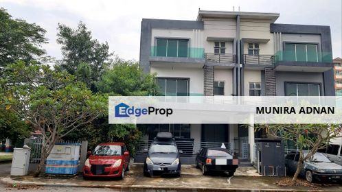 Below market (discount 27%)! Grab this Triple Storey House in Dengkil Now!, Selangor, Dengkil