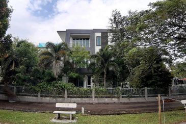 Taman Baiduri, Dengkil