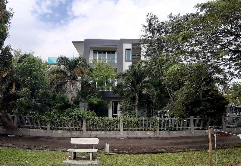 Taman Baiduri, Dengkil