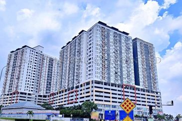 Corner Lot Triple Storey Shop Office in Semenyih — Below Market Auction Deal!