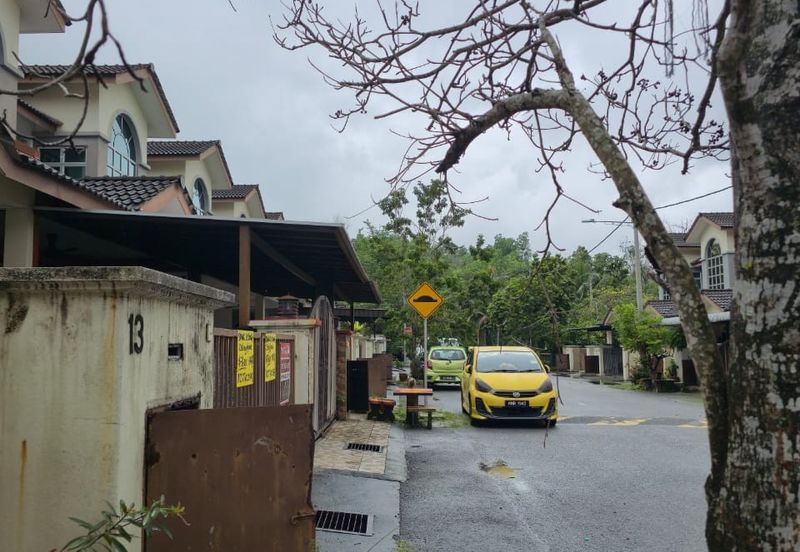 Taman Seroja, Bandar Baru Salak Tinggi