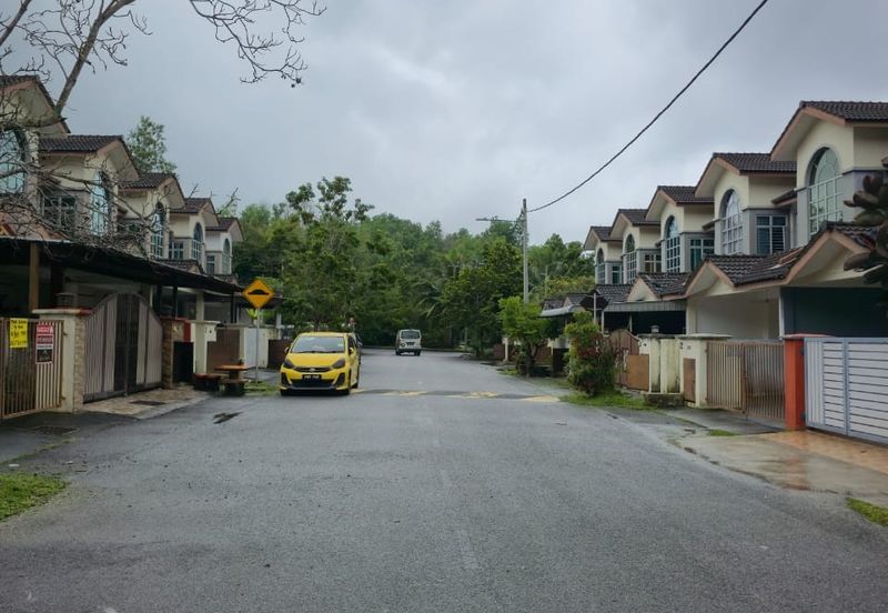 Taman Seroja, Bandar Baru Salak Tinggi