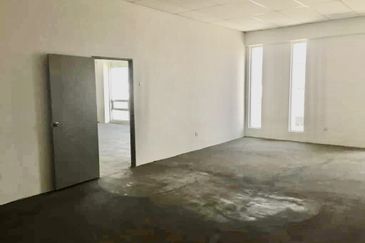 FOR SALE -ION PARK TAMAN SCIENTEX SENAI ~1 & 1/2 Semi D facatory  Selling RM2.38M