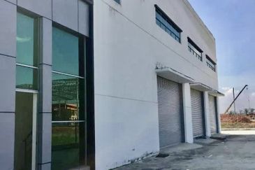 FOR SALE -ION PARK TAMAN SCIENTEX SENAI ~1 & 1/2 Semi D facatory  Selling RM2.38M