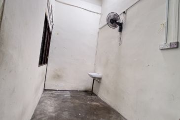 Taman ria Plentong Single storey for sale 