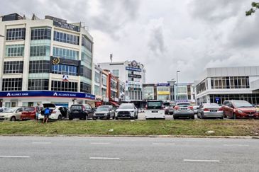 Taman Mount Austin Commercial