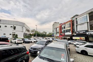 Taman Mount Austin Commercial