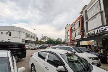 Taman Mount Austin Commercial