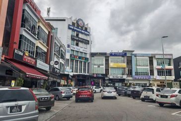 Taman Mount Austin Commercial