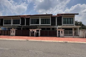 BK7 Rimbun Corner 2 Story Terrace House For Sale, Bandar Kinrara