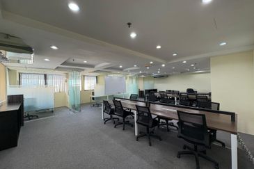 Mid valley North point office full furnished MidValley City Northpoint  Block B  - Size: 2045 sft - Condition : Fully furnished. - Available : 1st Aug
