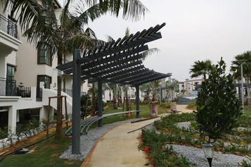 Isle of Kamares, Setia Eco Glades