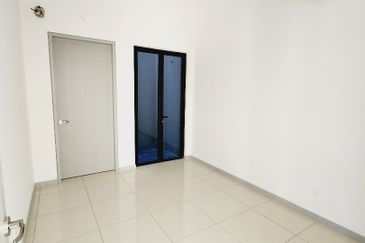 Bromelia 2.5 Storey Semid Cluster Bukit Puchong