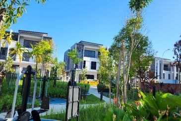 Bromelia bukit Puchong Freehold Brand new 2.5 storey semi D