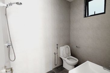 Bromelia bukit Puchong Freehold Brand new 2.5 storey semi D cluster