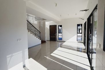 Bromelia bukit Puchong Freehold Brand new 2.5 storey semi D cluster