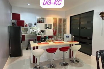 Glenmarie Cove Residence