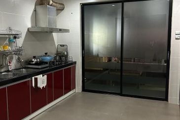 Glenmarie Cove Residence