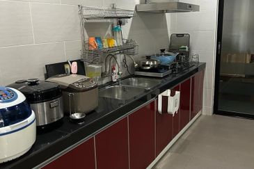 Glenmarie Cove Residence