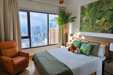 Freehold Fully Furnished/ High Cashback/ Doorstep MRT2