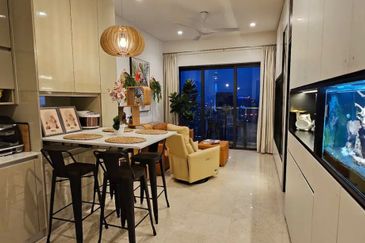 Freehold Fully Furnished/ High Cashback/ Doorstep MRT2