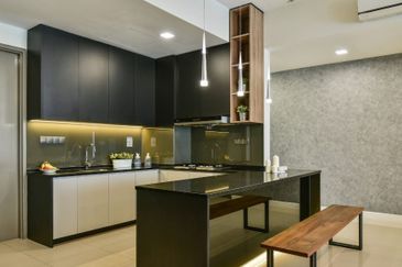 Bukit Jalil New Freehold Sky Bungalow / 22ft Living Room with Big Balcony / 4 Carparks