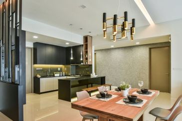 Bukit Jalil New Freehold Sky Bungalow / 22ft Living Room with Big Balcony / 4 Carparks