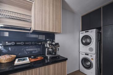 [Bukit Jalil Fully Furnished] Nice facilities freehold condo Desapark city 4 rooms