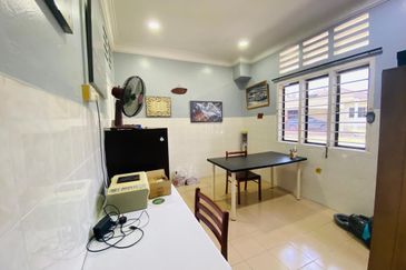 Stunning Bungalow in the Heart of the City