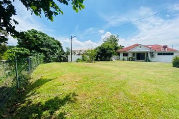 Stunning Bungalow in the Heart of the City