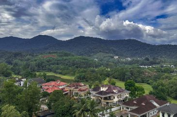 MERU VALLEY RESORT (GOLF VISTA APARTMENT