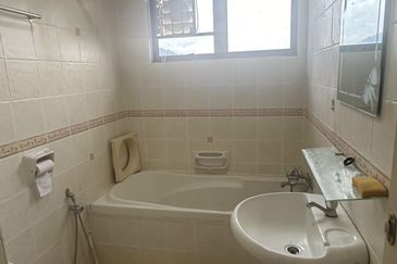 MERU VALLEY RESORT (GOLF VISTA APARTMENT